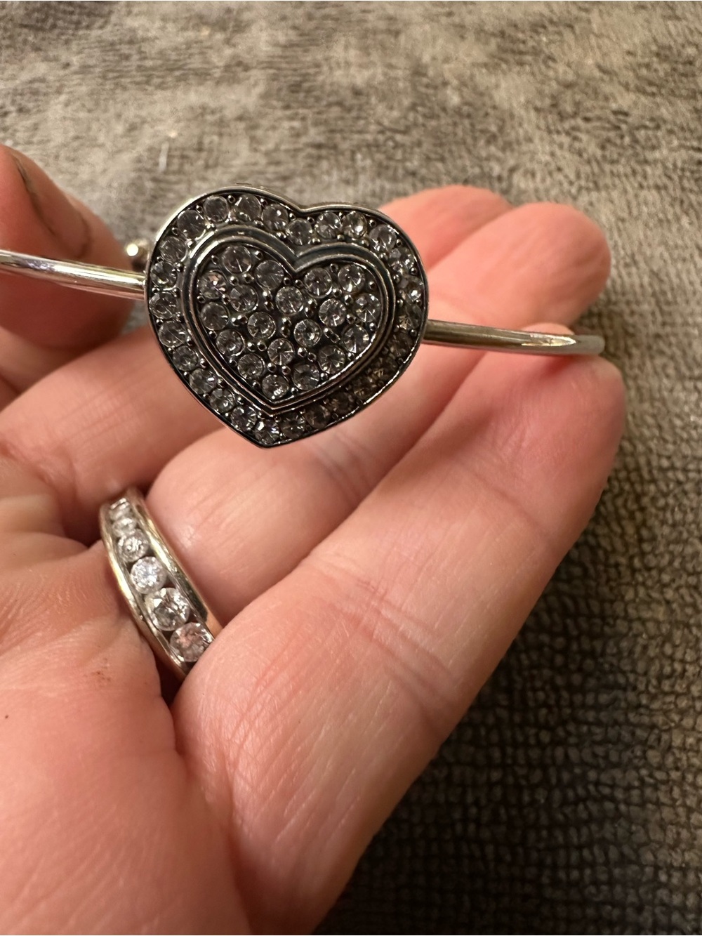 Unk Silver Heart Crystal Bangle Bracelet